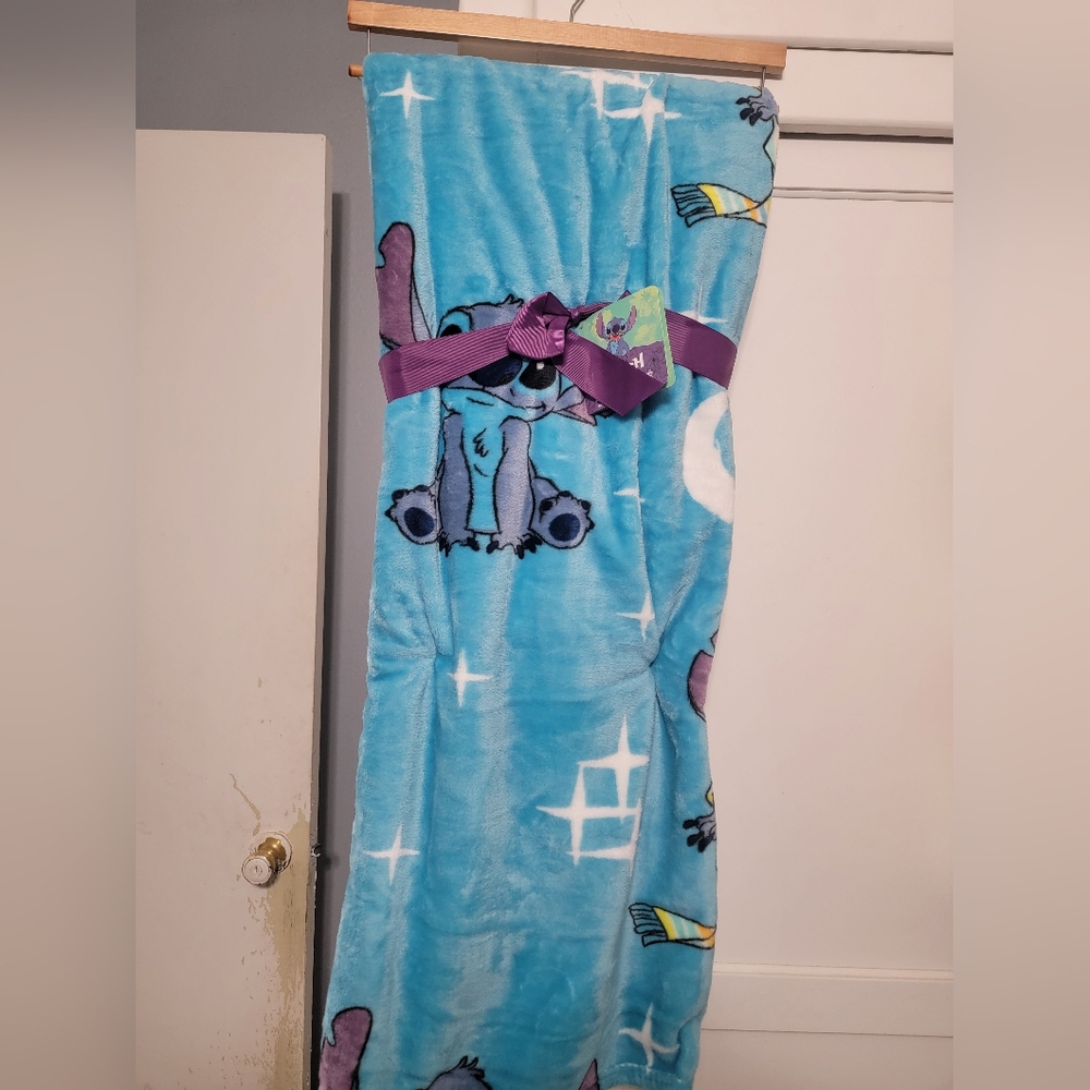 Disney Stitch blanket